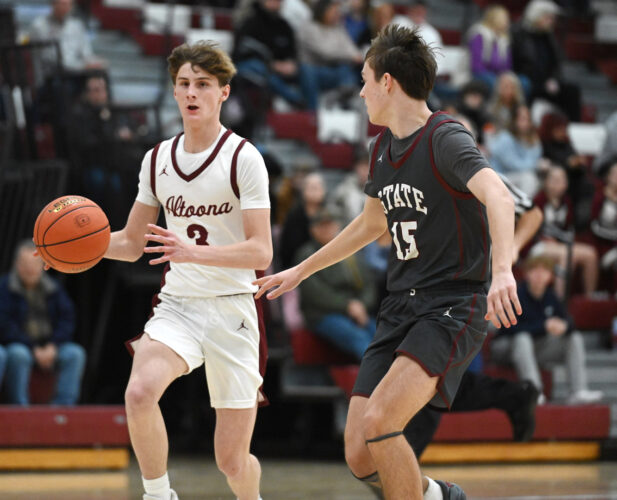 First-half turnovers no help for AAHS in defeat